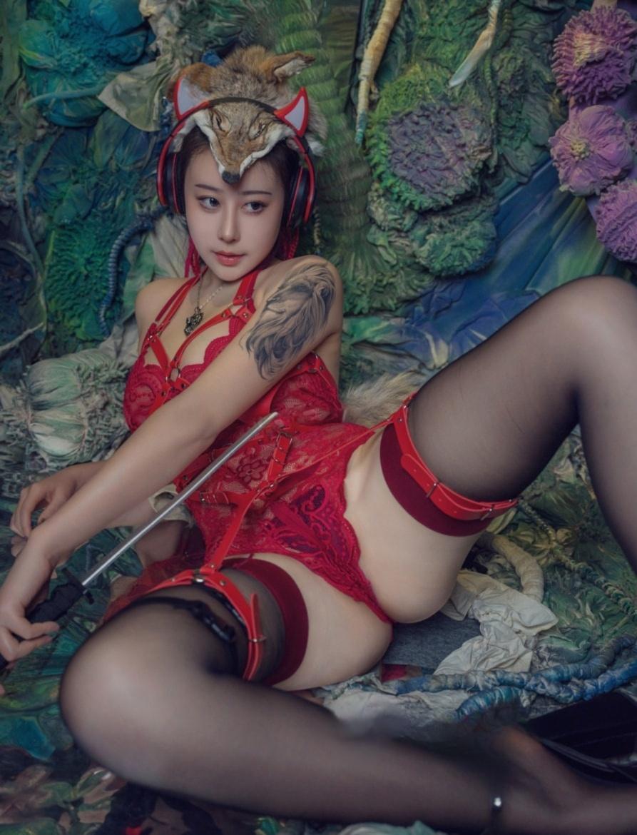 奈汐酱nice 猎狼女-完美佳人